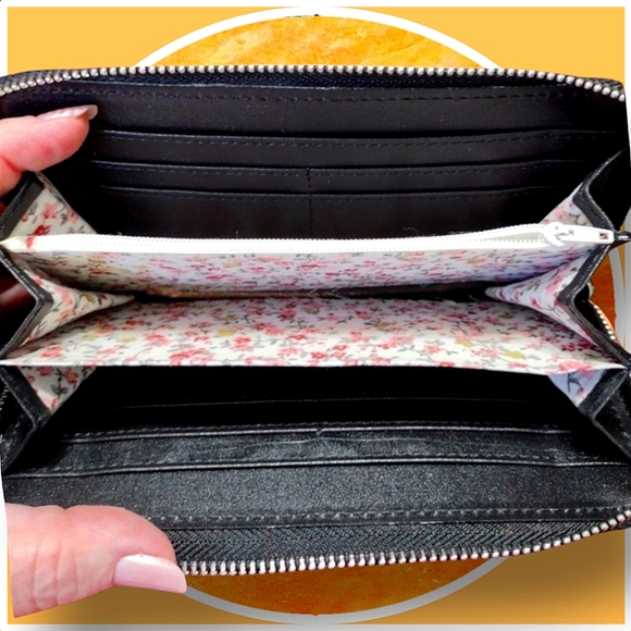 Anna Sui Vintage Black Patent Leather Wallet Many Slots All Around Zipper MINT - Picture 10 of 10